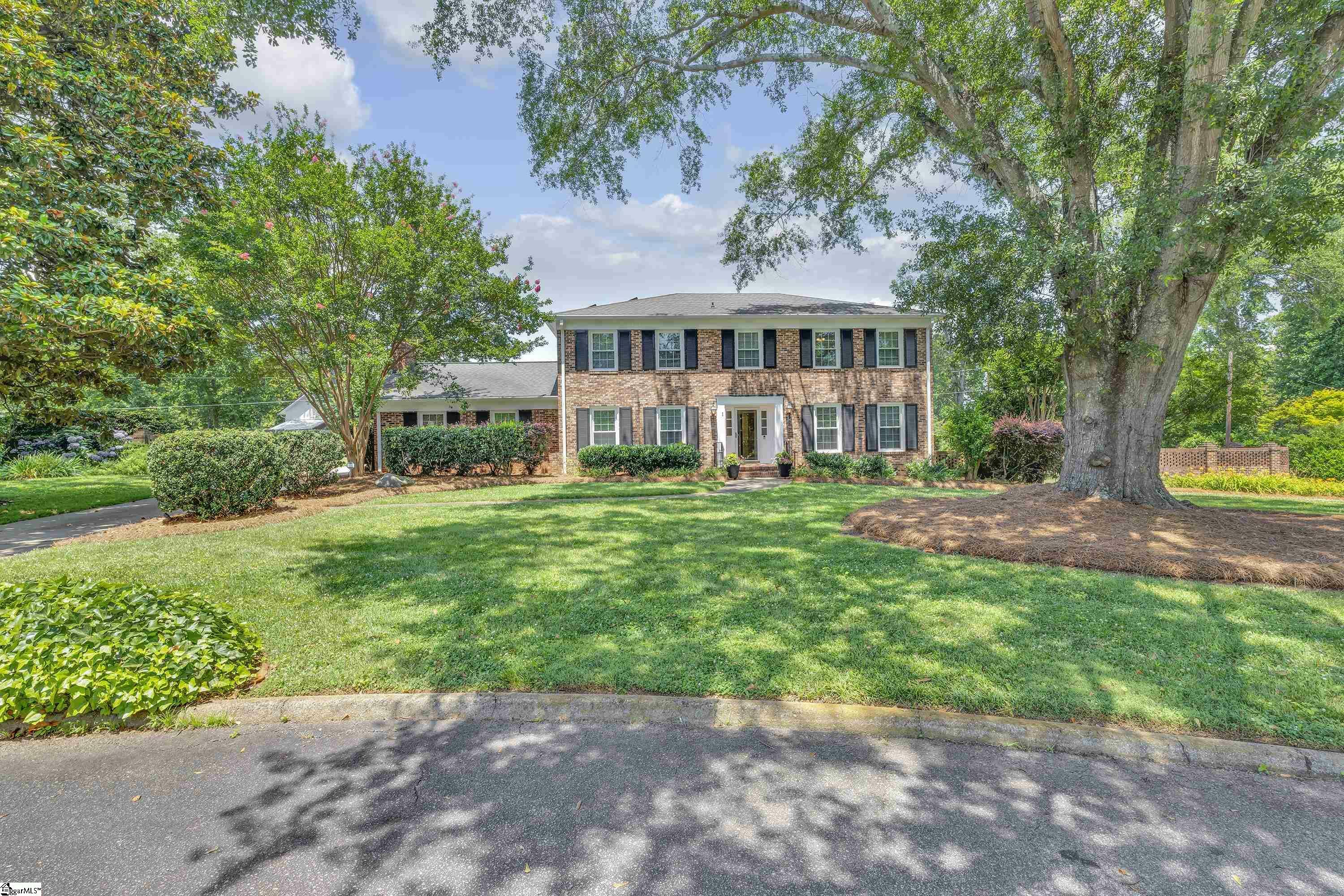 Property Photo: 1 Redcliffe Road SC 29615