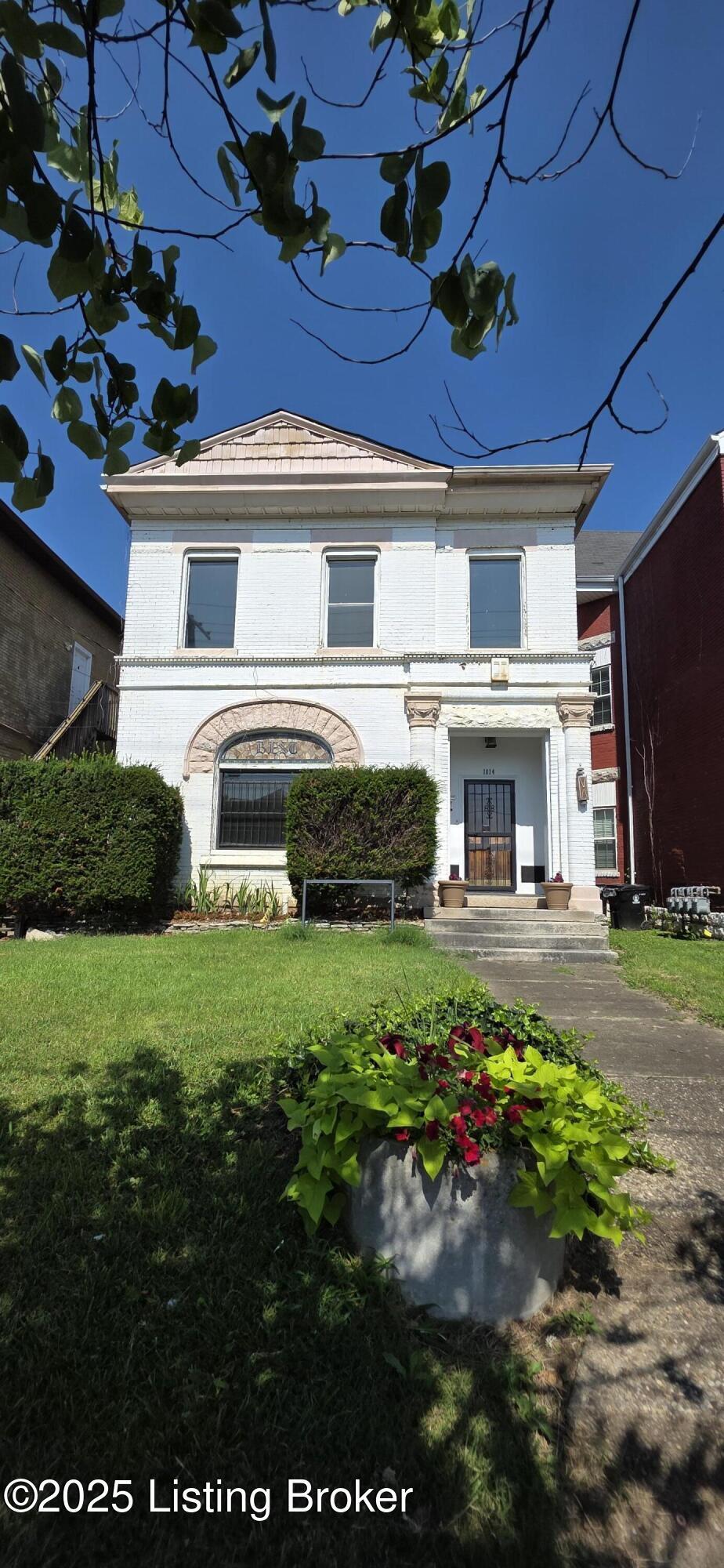 1014 S Floyd St  Louisville KY 40203 photo