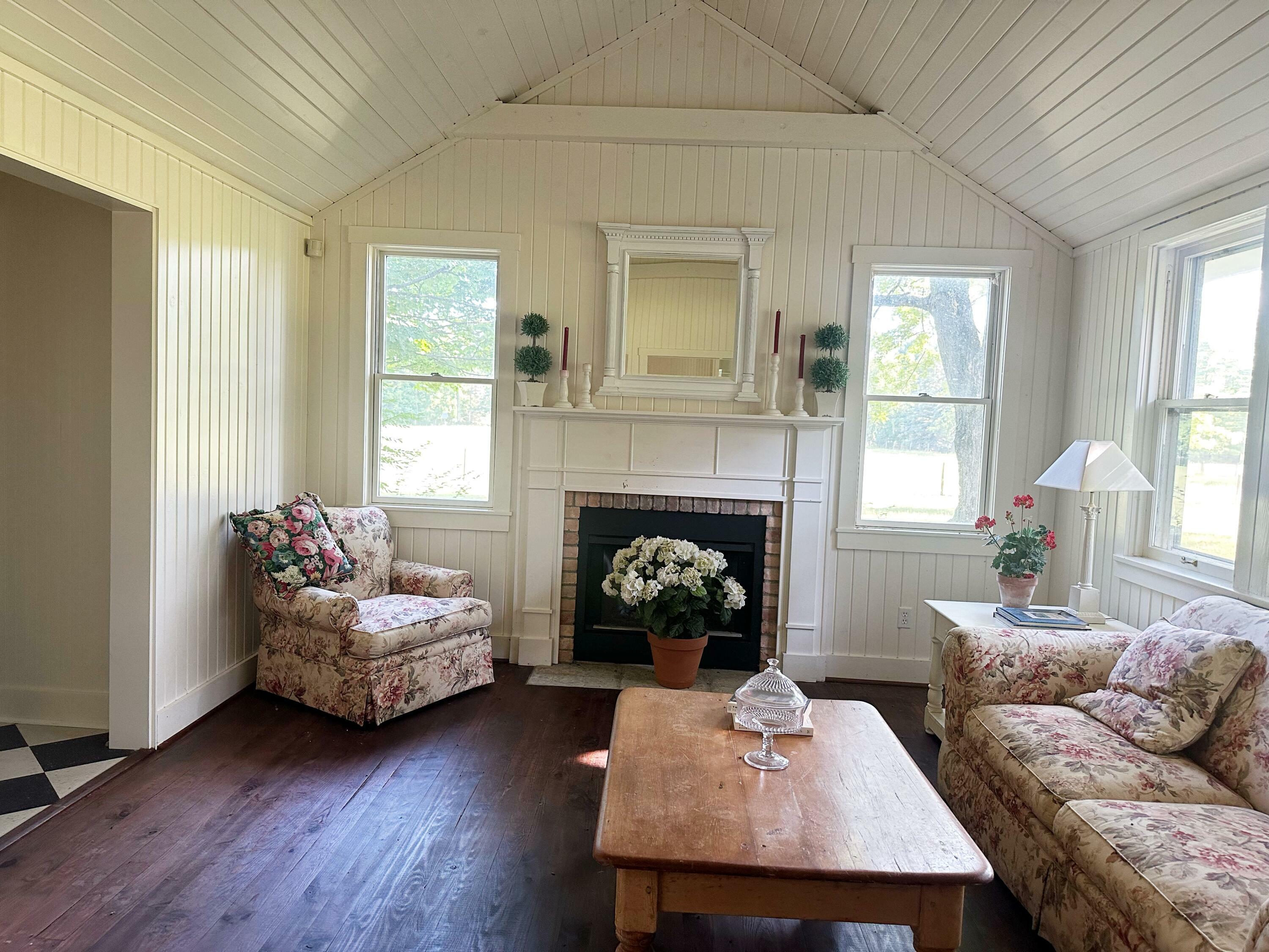 Property Photo: 10406 N 300 IN 46350