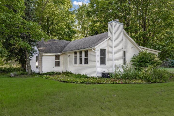 Property Photo: 10406 N 300 IN 46350