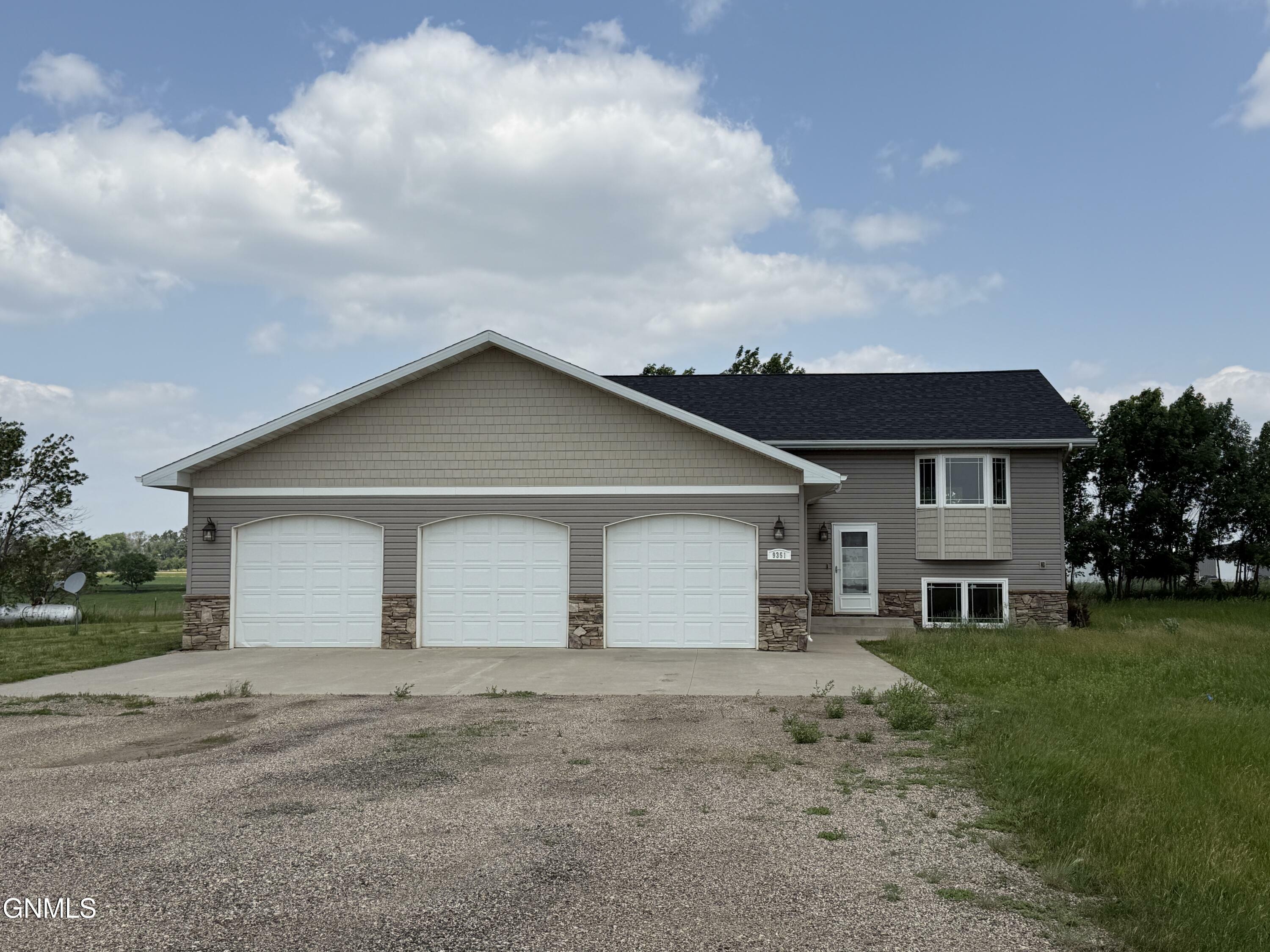 9351 11th Avenue SE  Minot ND 58701 photo