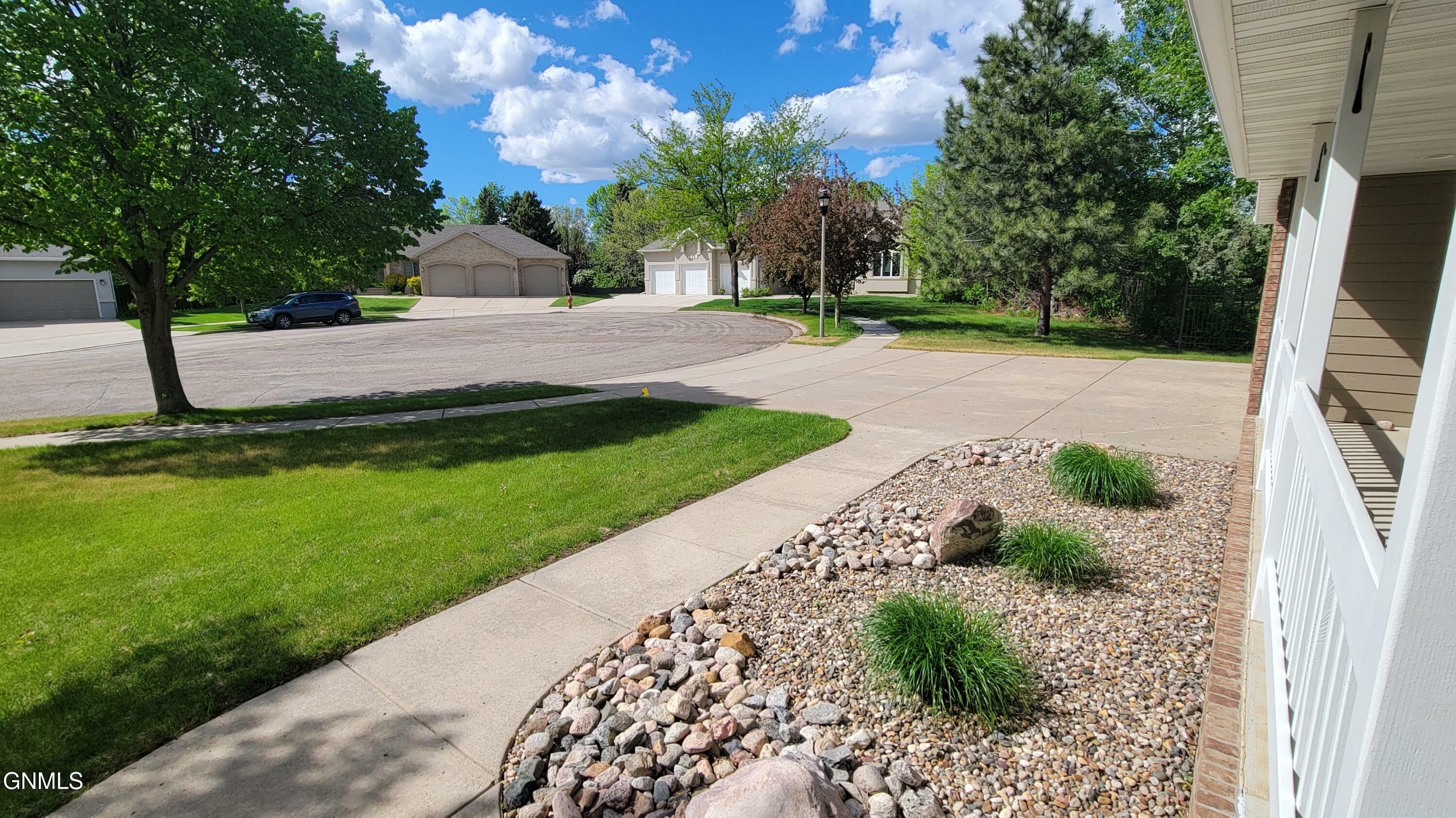 Property Photo: 1800 Contessa Place ND 58503