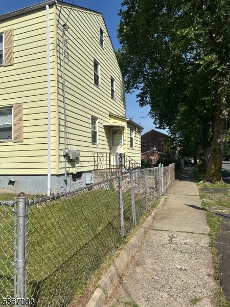 Property Photo: 178 N 16th St NJ 07003