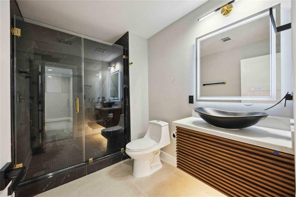 Property Photo:  602 W 28th Street A  TX 77008 