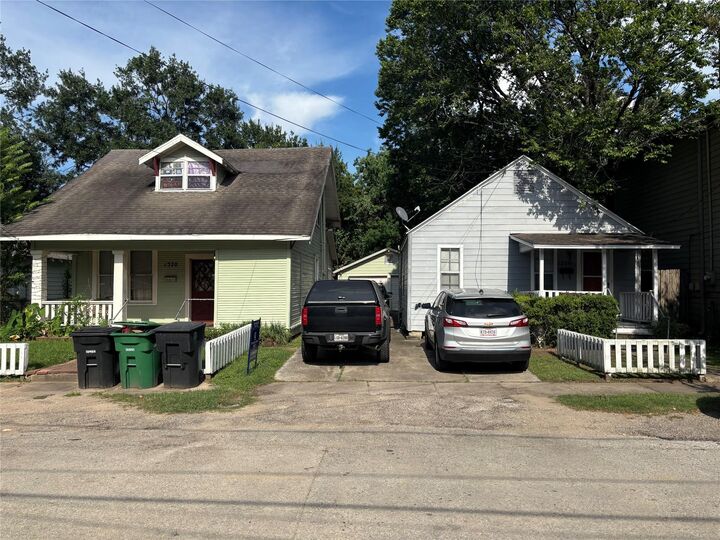 1320 Alexander Street  Houston TX 77008 photo