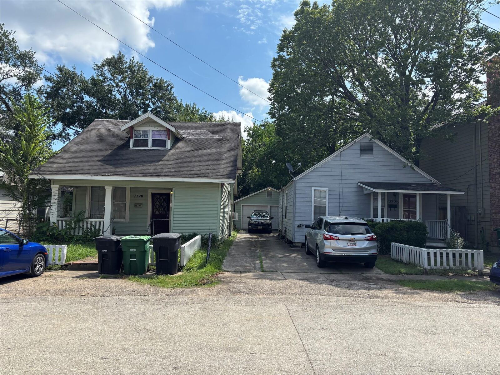 Property Photo: 1320 Alexander Street TX 77008