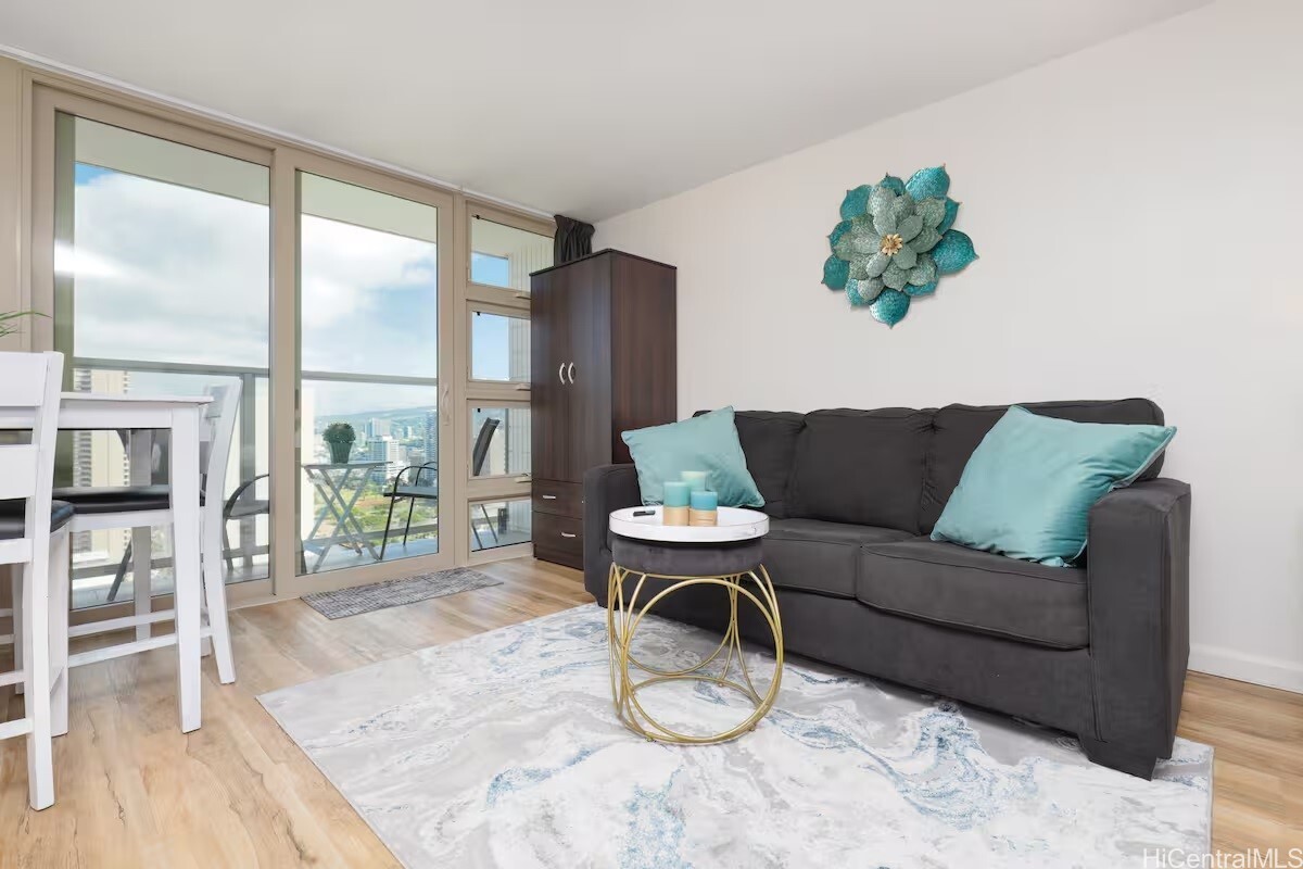 Property Photo: 445 Seaside Avenue 3316 HI 96815