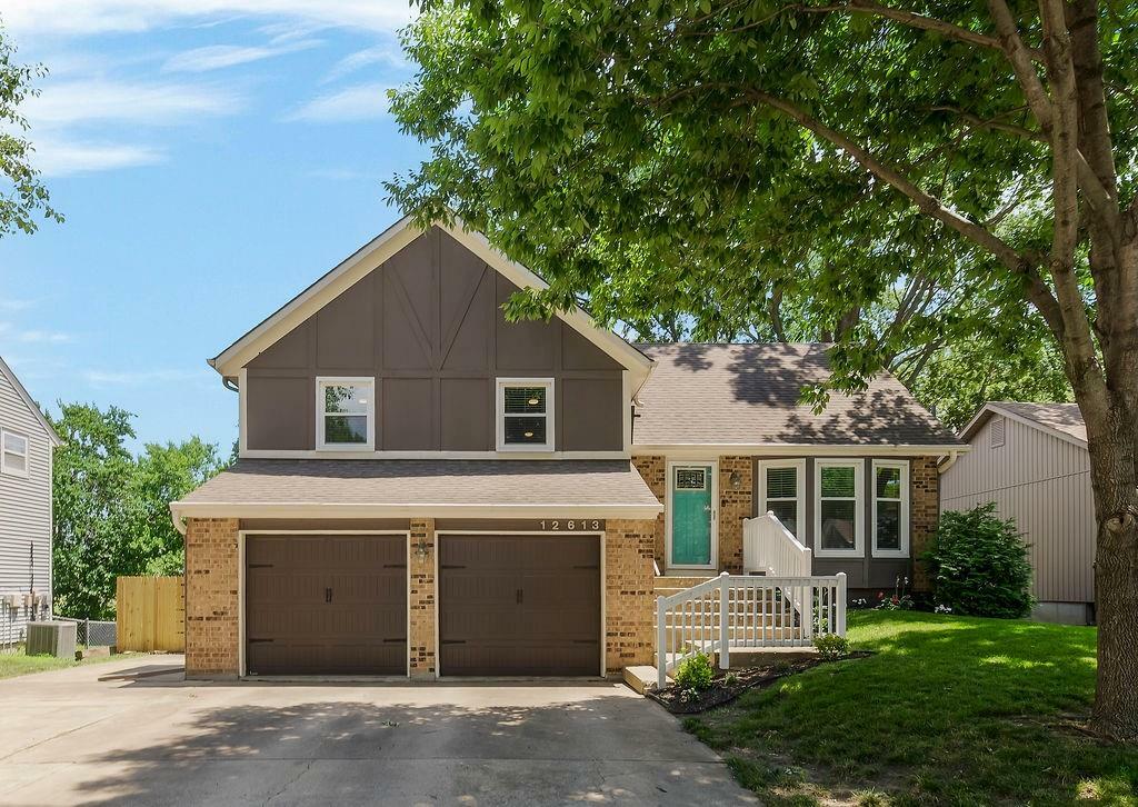 Property Photo: 12613 S Blackfoot Drive KS 66062