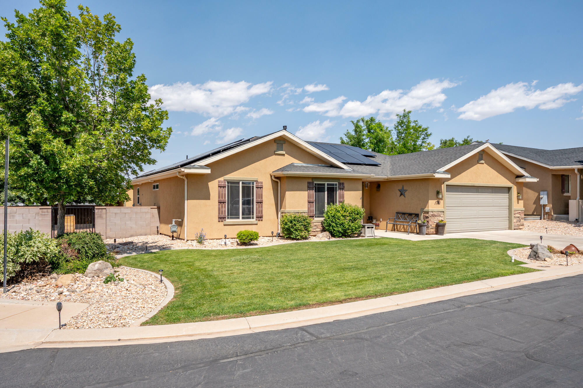 Property Photo:  1781 N Azalea Ln  UT 84721 