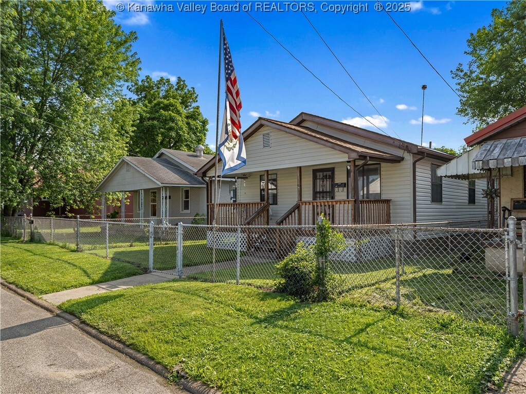 Property Photo: 504 Drew Street WV 25177