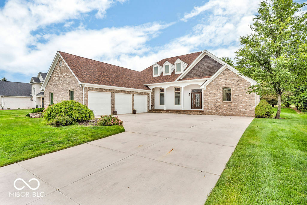 Property Photo: 720 Willow Pointe North Drive IN 46168