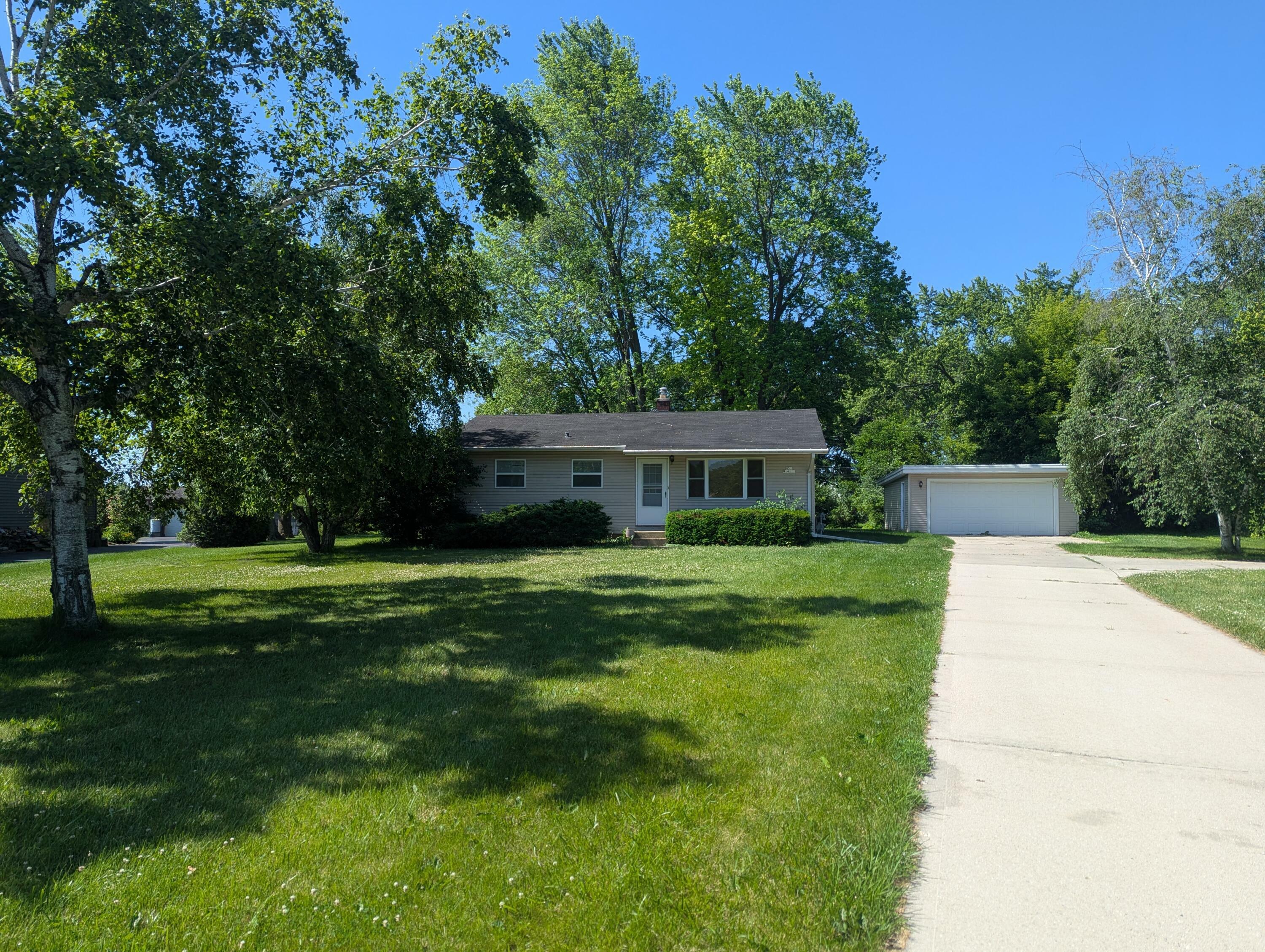Property Photo: N51w14111 Lancaster Ave WI 53051