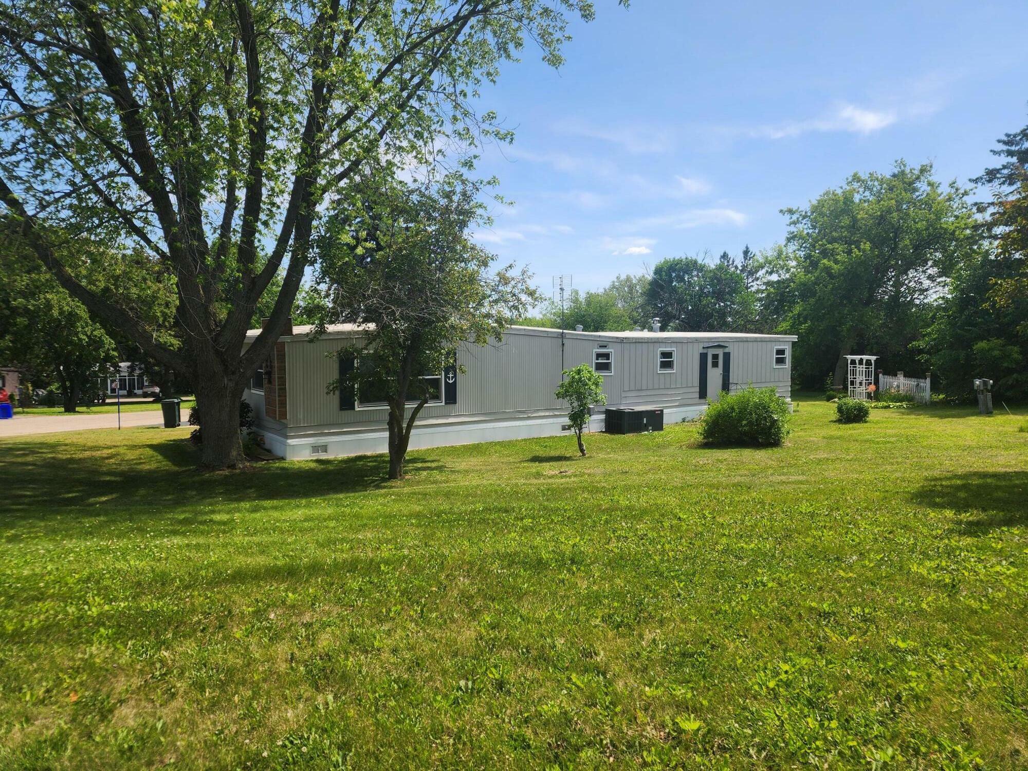 Property Photo:  1412 Park St 13  WI 53105 