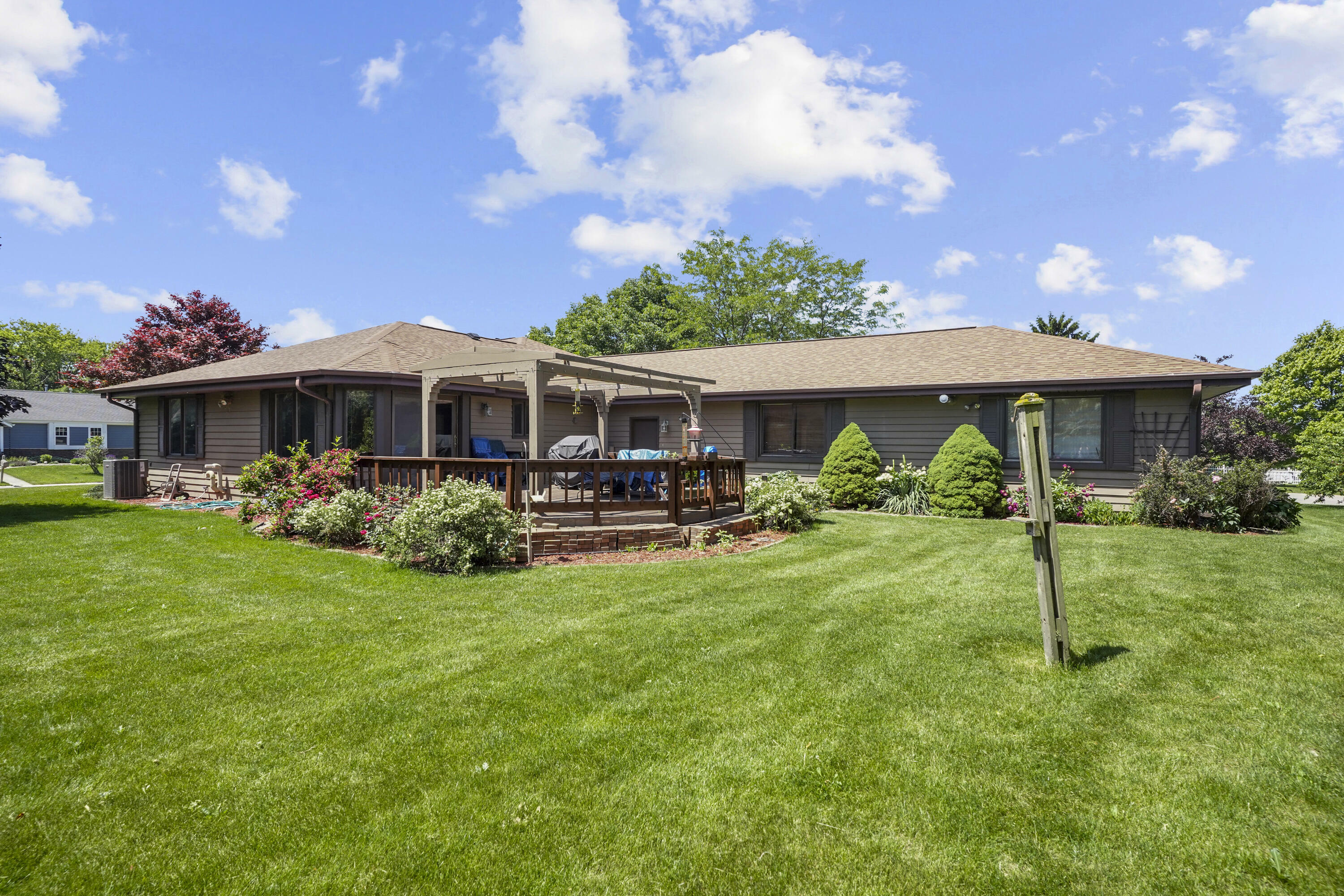 Property Photo:  1905 Centennial Ln  WI 53406 