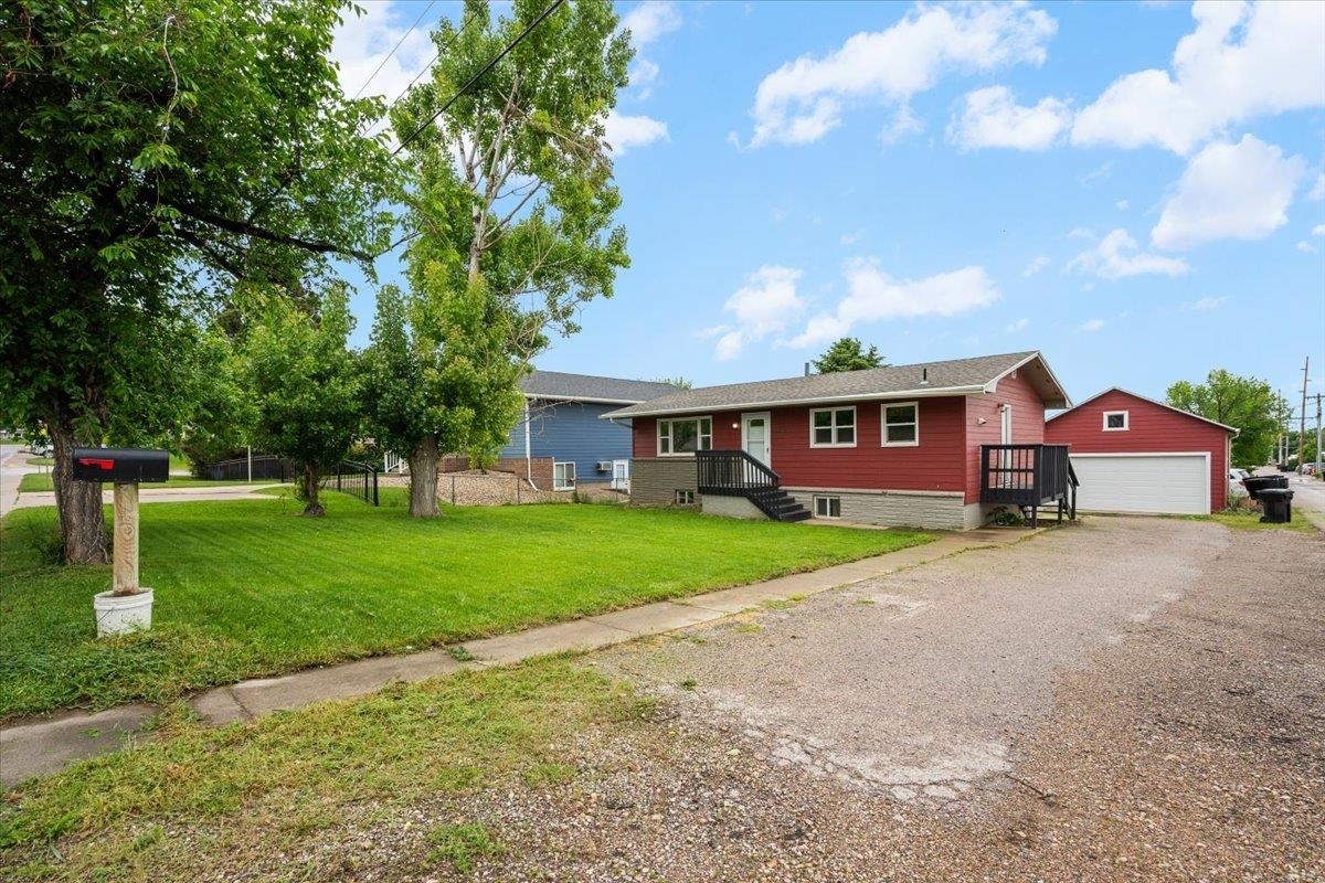 Property Photo: 840 W Jackson Boulevard SD 57783