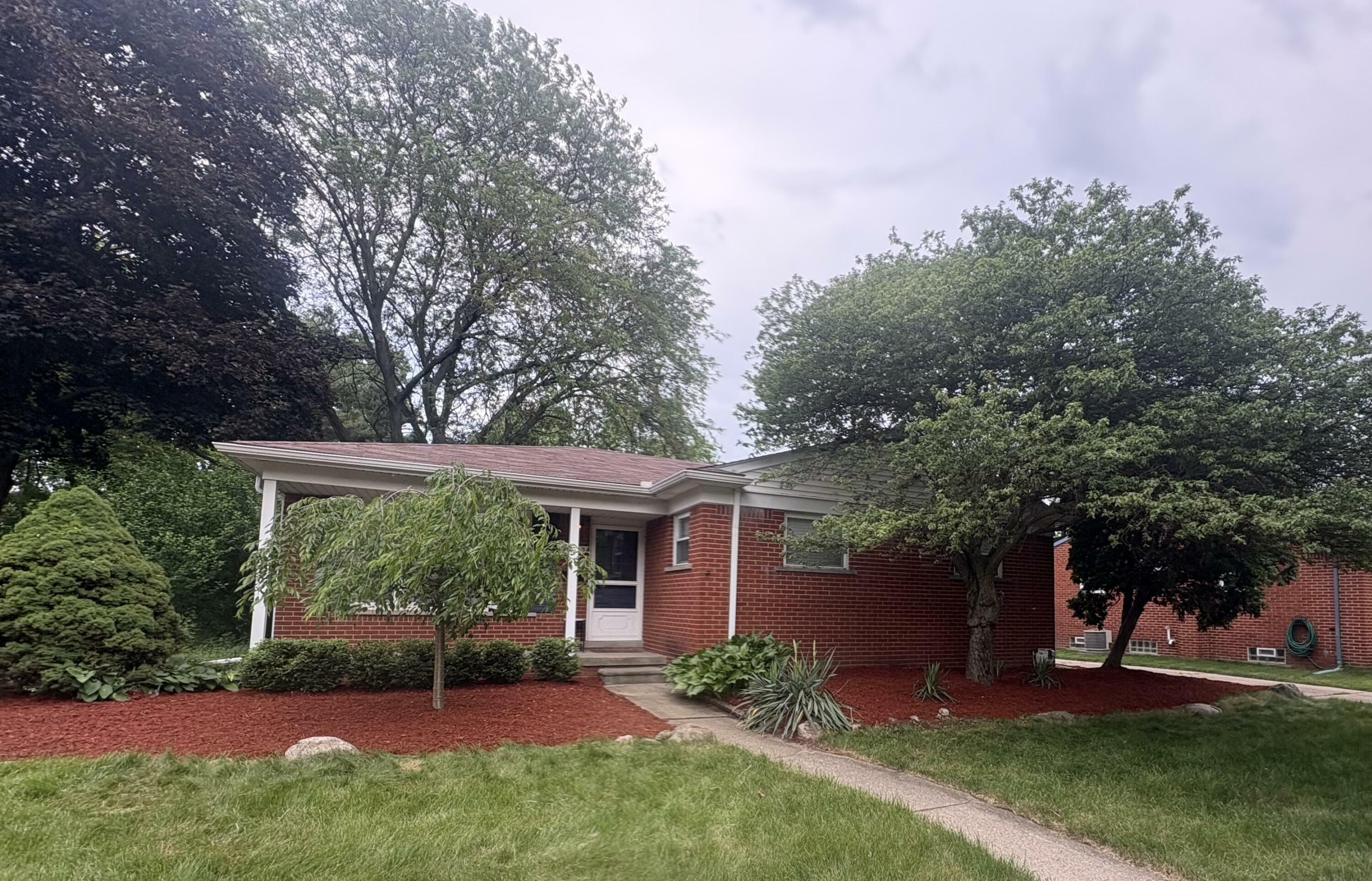 Property Photo: 14430 Shadywood Court MI 48170