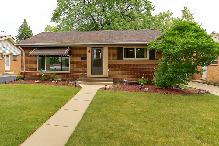 2205 Mayfair Avenue  Westchester IL 60154 photo