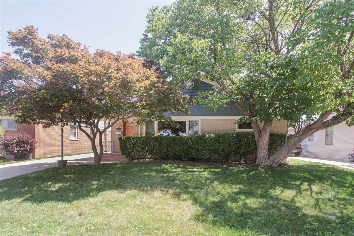 117 N Kenilworth Avenue  Mount Prospect IL 60056 photo