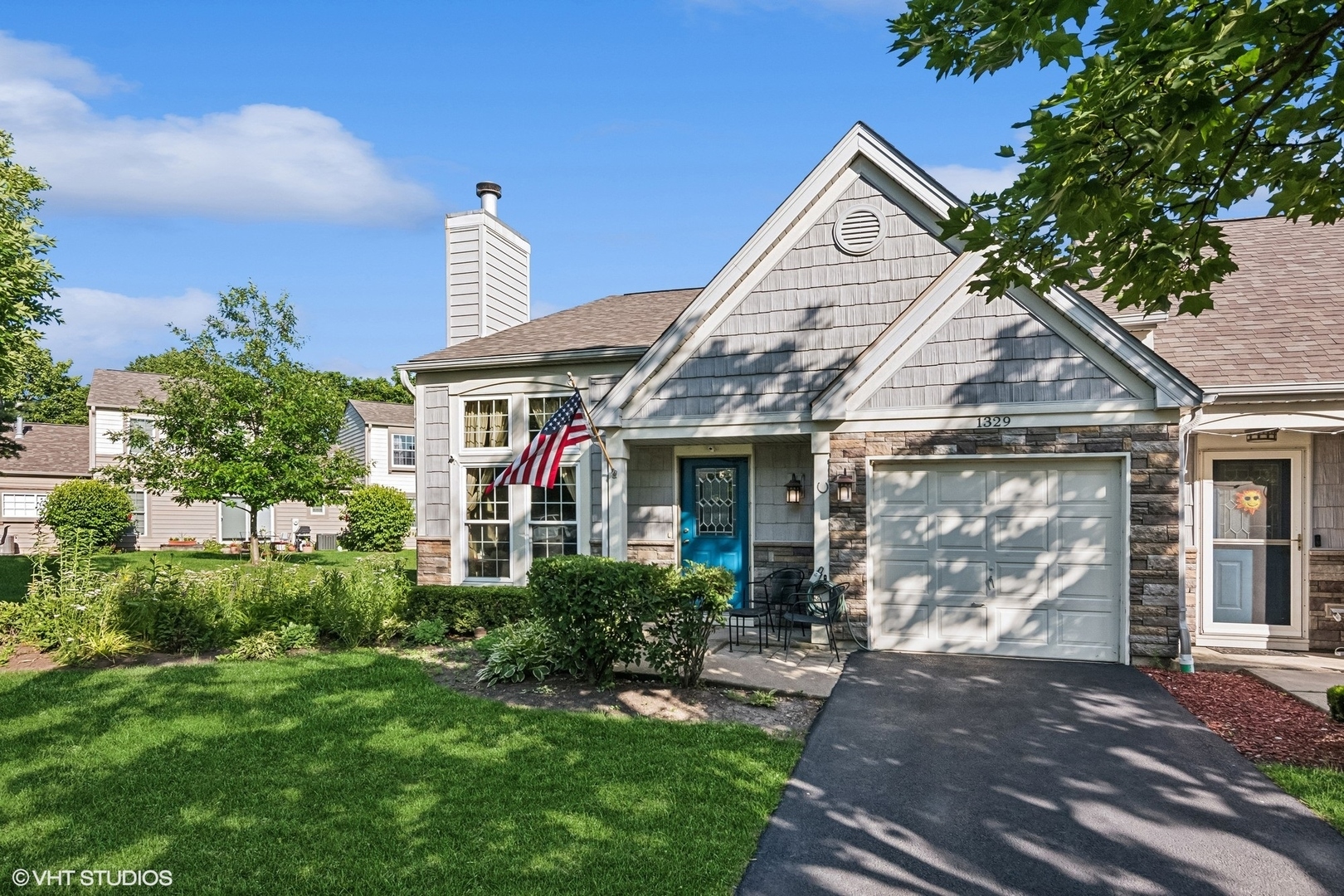 1329 Gloucester Circle  Carol Stream IL 60188 photo
