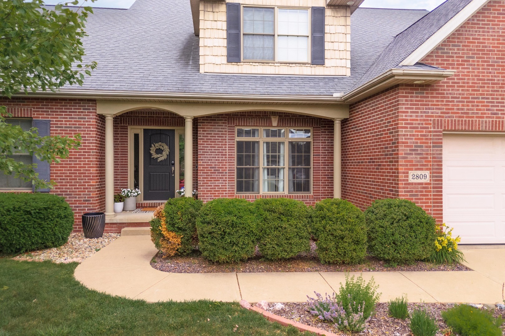 Property Photo: 2809 Alana Way IL 61704