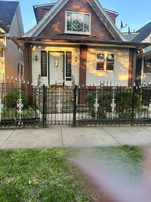 Property Photo: 949 N Lawler Avenue IL 60651