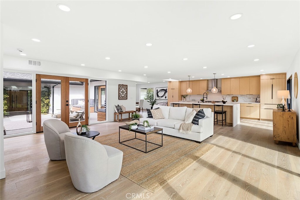 Property Photo: 23912 Hillhurst Drive CA 92677