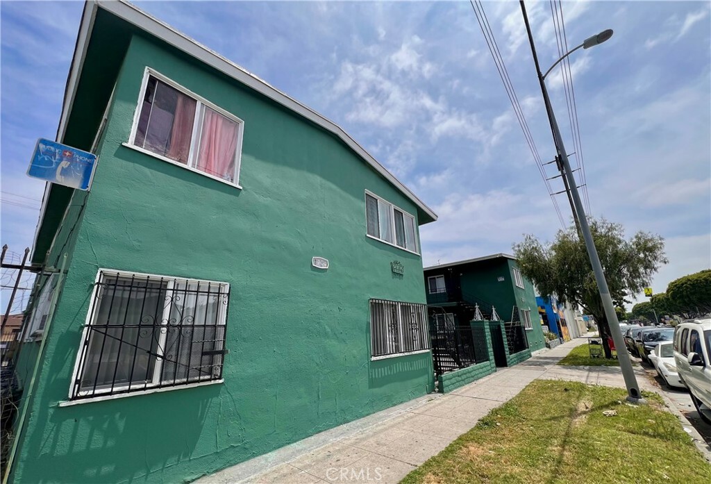 Property Photo:  8708 S Central Avenue  CA 90002 