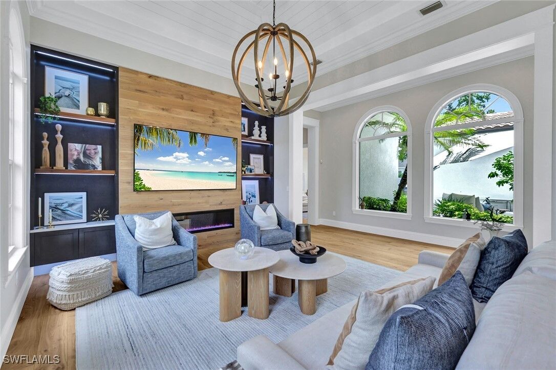 Property Photo: 709 Teal Court FL 34108