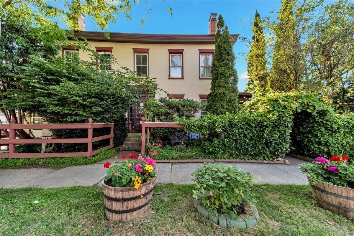 89B North Champlain Street  Burlington VT 05403 photo