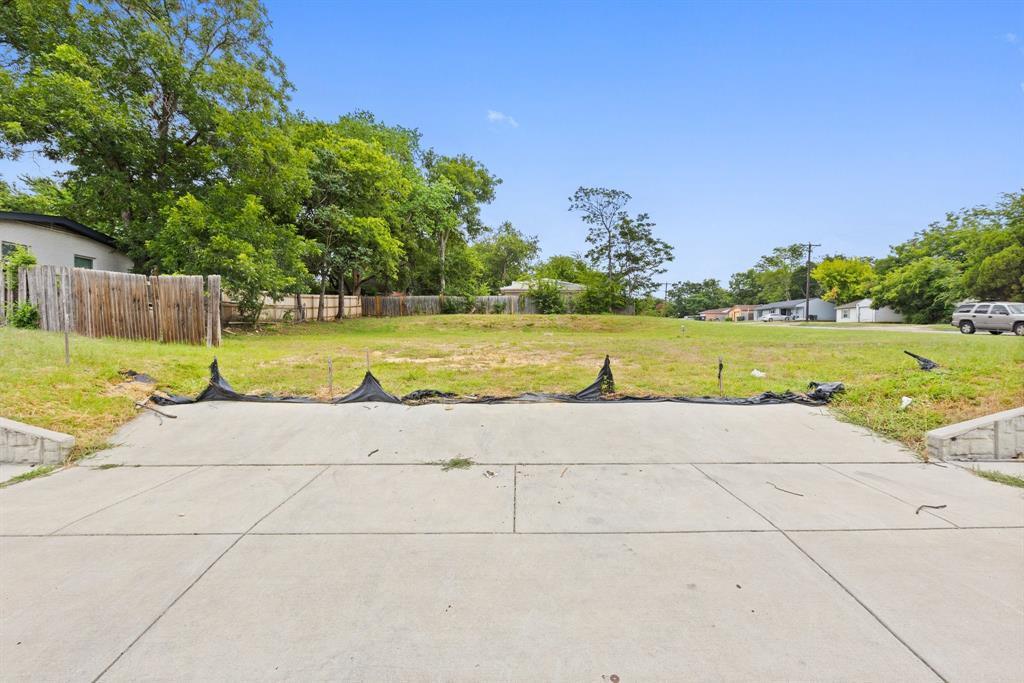 Property Photo:  1207 Highland Drive  TX 76010 