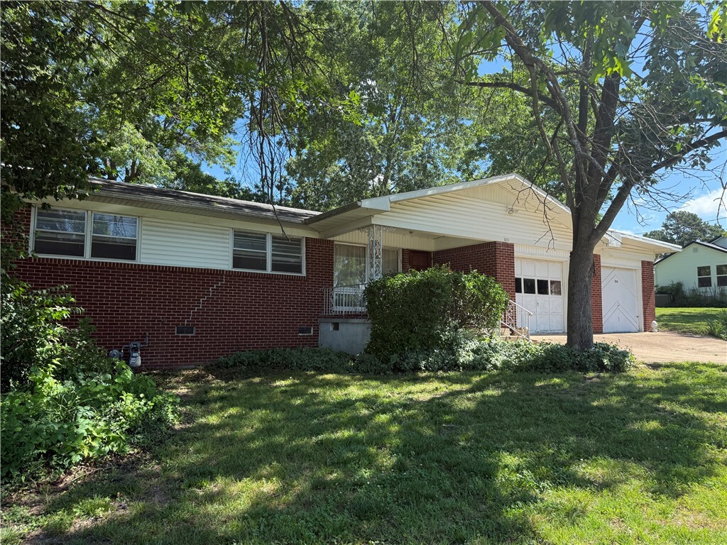 208 Mountain Avenue  Berryville AR 72616 photo