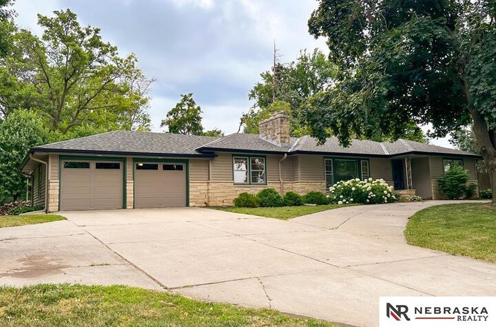 437 S 90th Street  Omaha NE 68114 photo