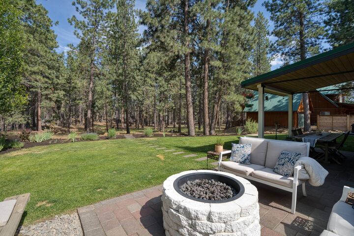 Property Photo:  18609 Riverwoods Drive  OR 97702 