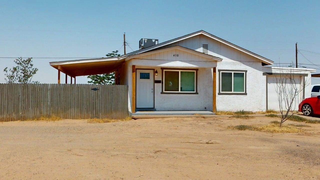 Property Photo: 410 Arapaho Trl NM 88310