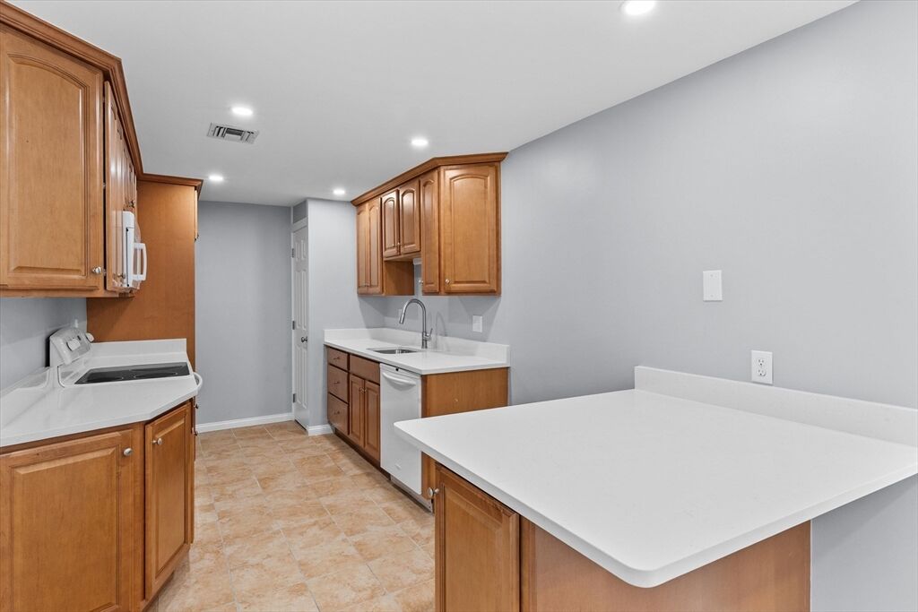 Property Photo: 404 Broadway 104 MA 01904