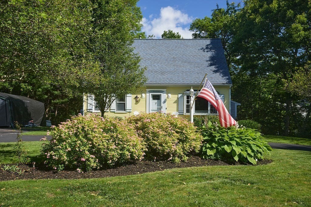 Property Photo:  10 Ryder Cir  MA 02563 
