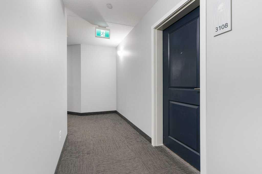 Property Photo: 3727 Sage Hill Drive NW 3108 AB T3R 1T7