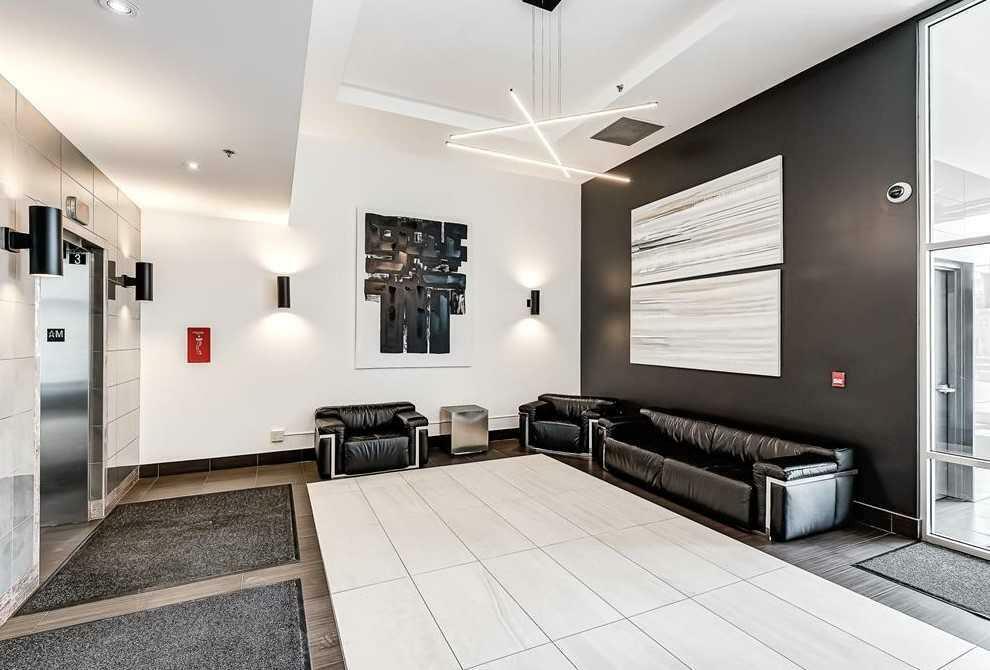 Property Photo: 210 15 Avenue SE 1303 AB T2G 0B5