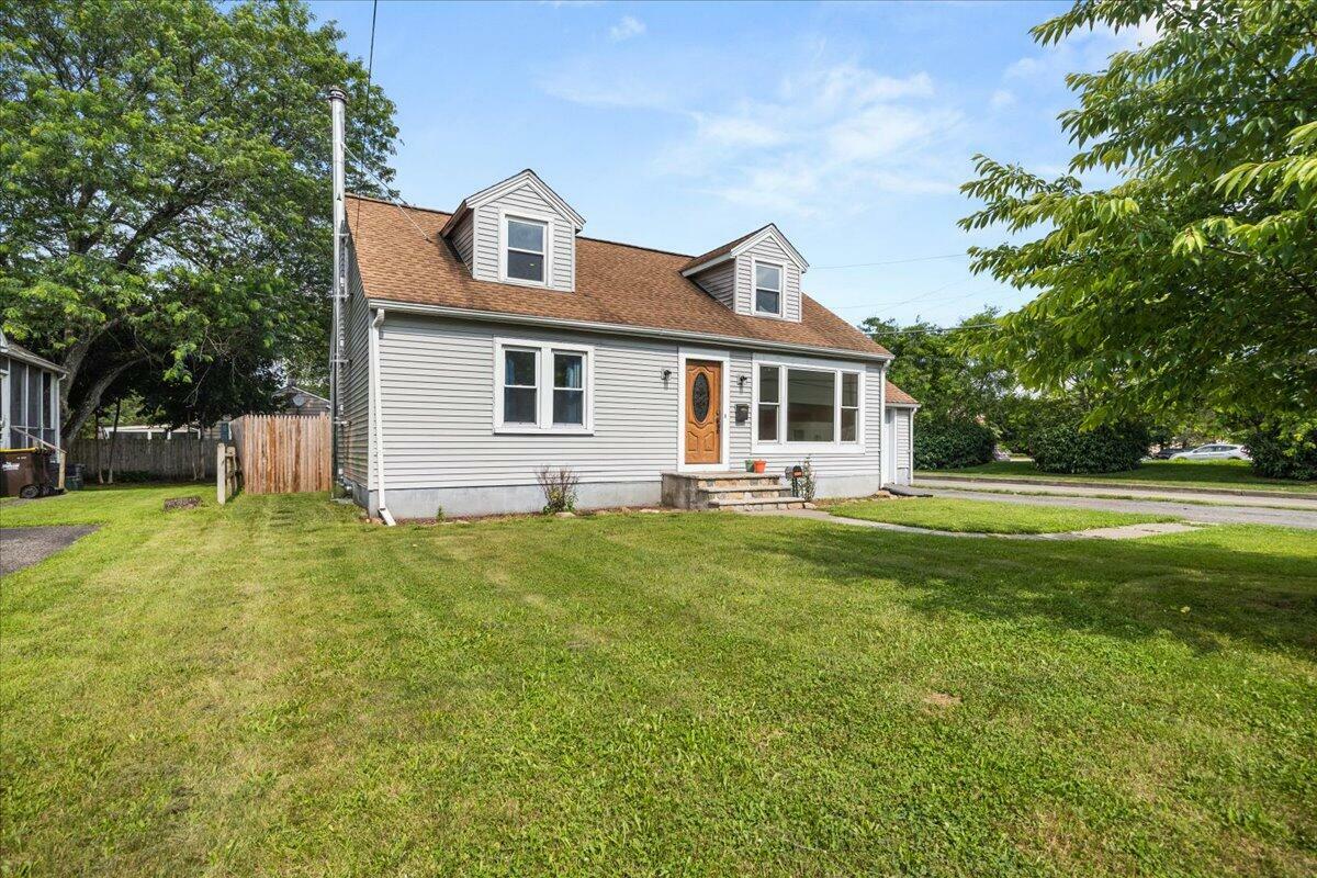 Property Photo: 938 Chipperfield Drive PA 18360