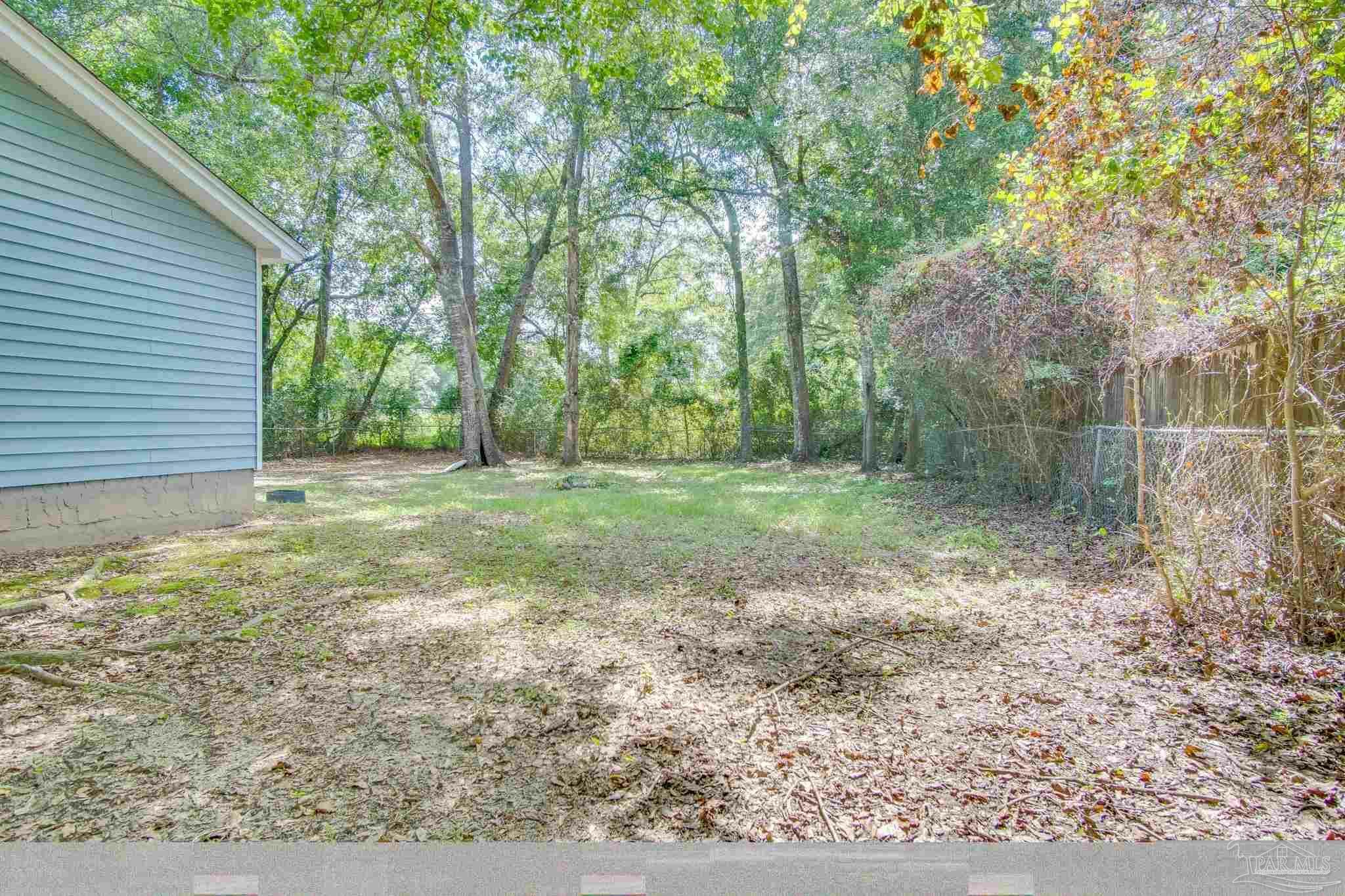 Property Photo: 4117 Pace Ln FL 32571