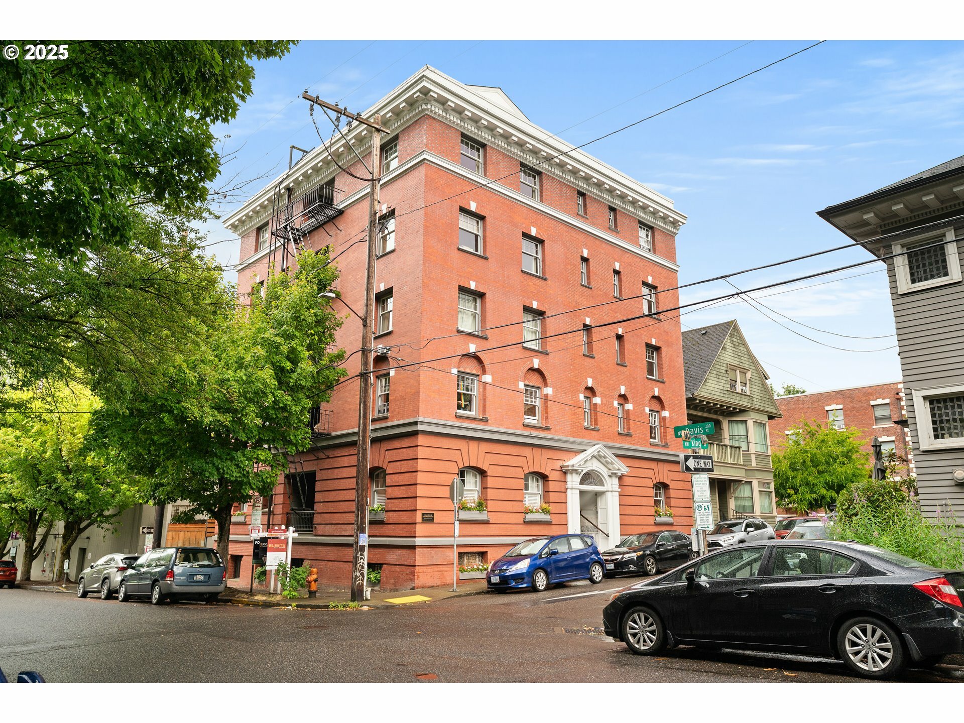 118 NW King Ave 1  Portland OR 97210 photo
