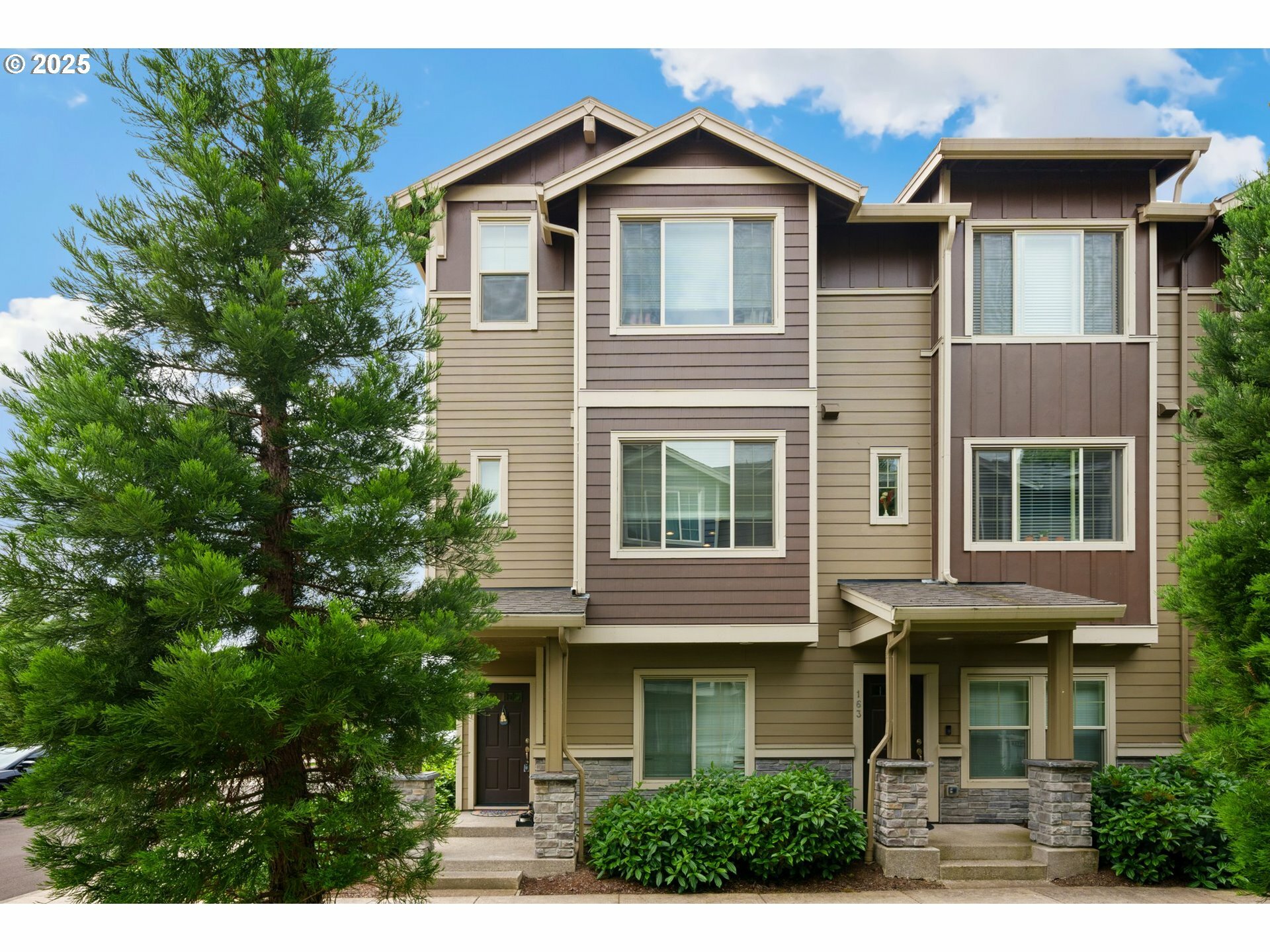 Property Photo: 167 NE 80th Ave OR 97006