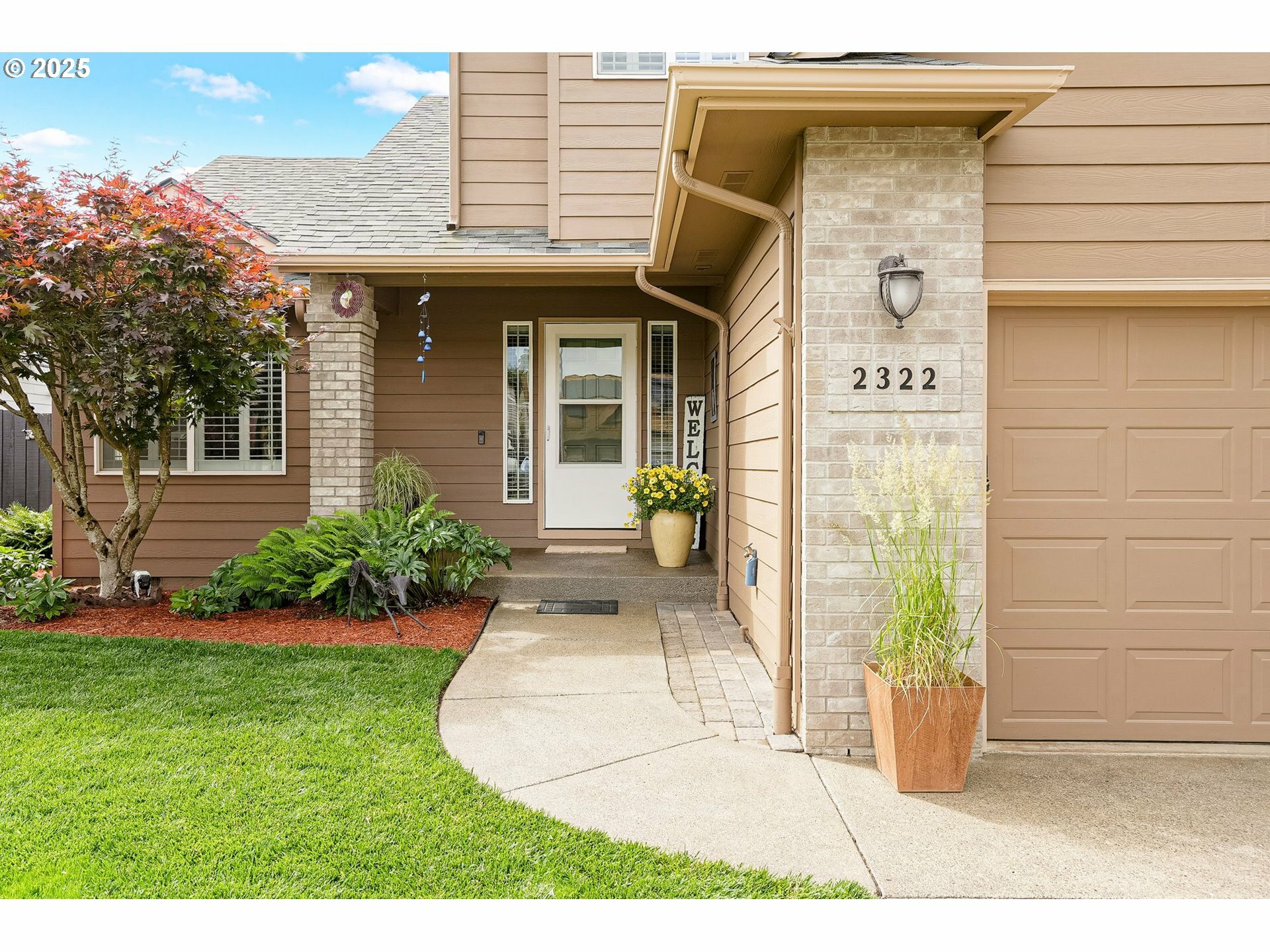 Property Photo: 2322 Blacktail Deer Ct OR 97304