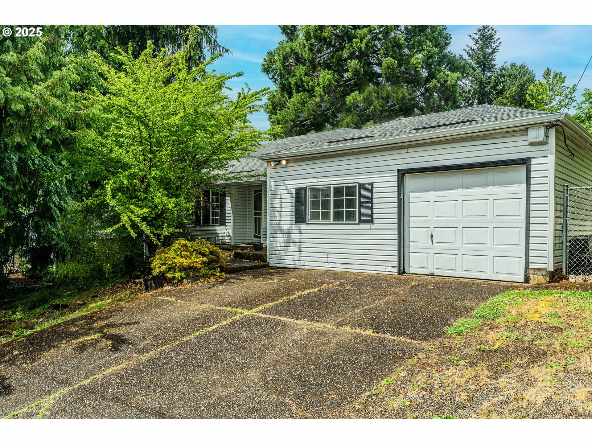 Property Photo:  6593 SE Thiessen Rd  OR 97267 