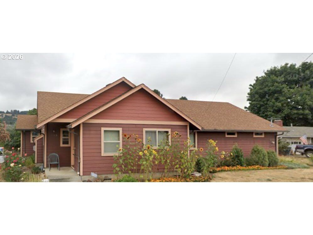 Property Photo: 243 SE Harney St OR 97378