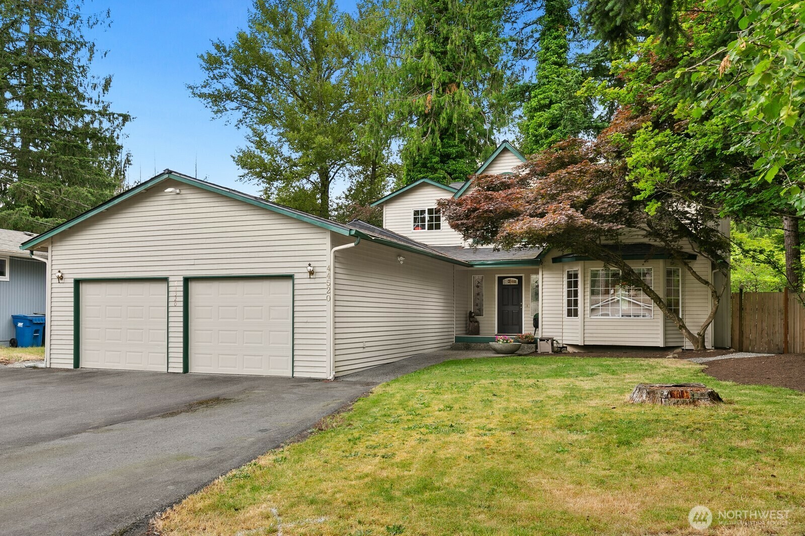 Property Photo: 44520 SE 144th Street WA 98045