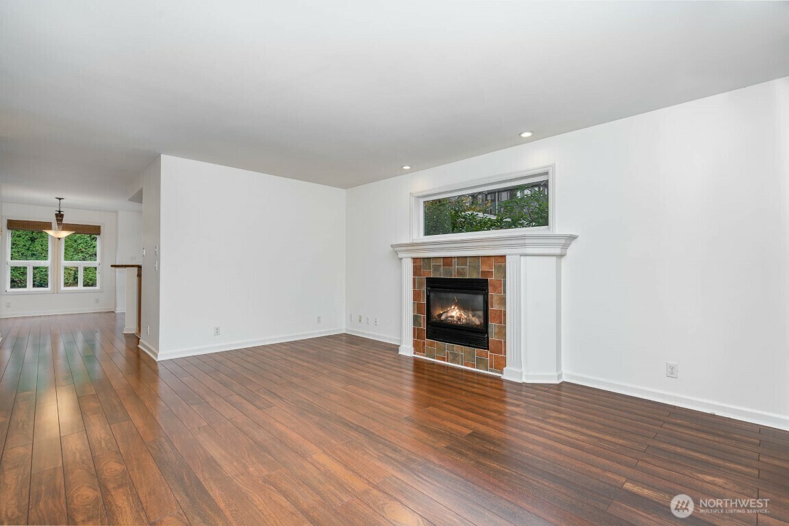 Property Photo: 2308 W Dravus Street WA 98199