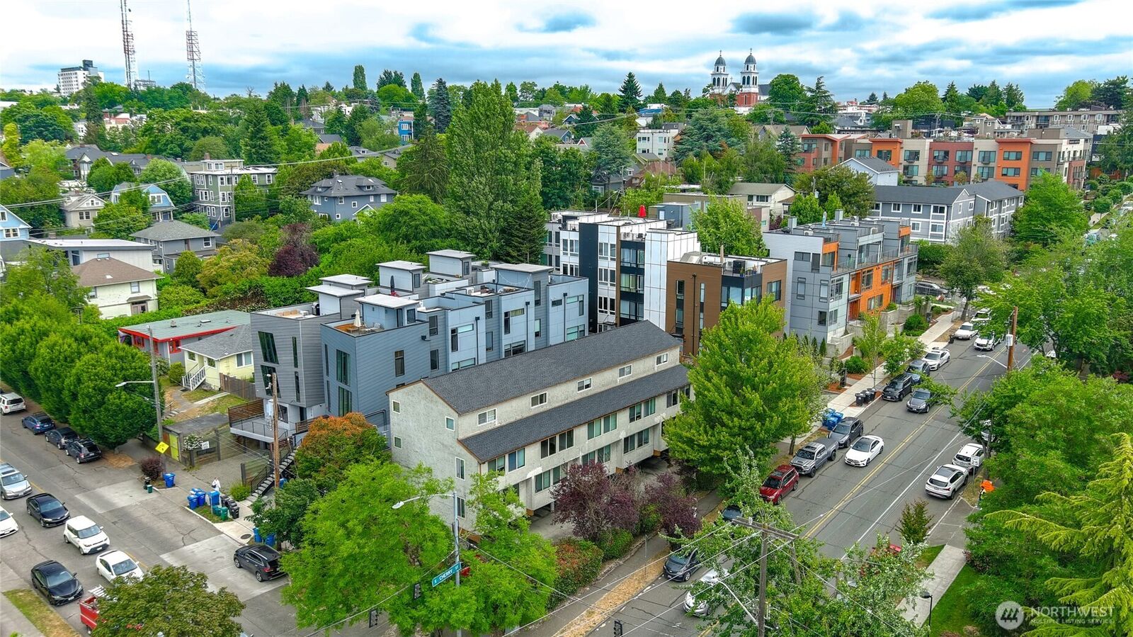 Property Photo:  1402 E Cherry Street  WA 98122 