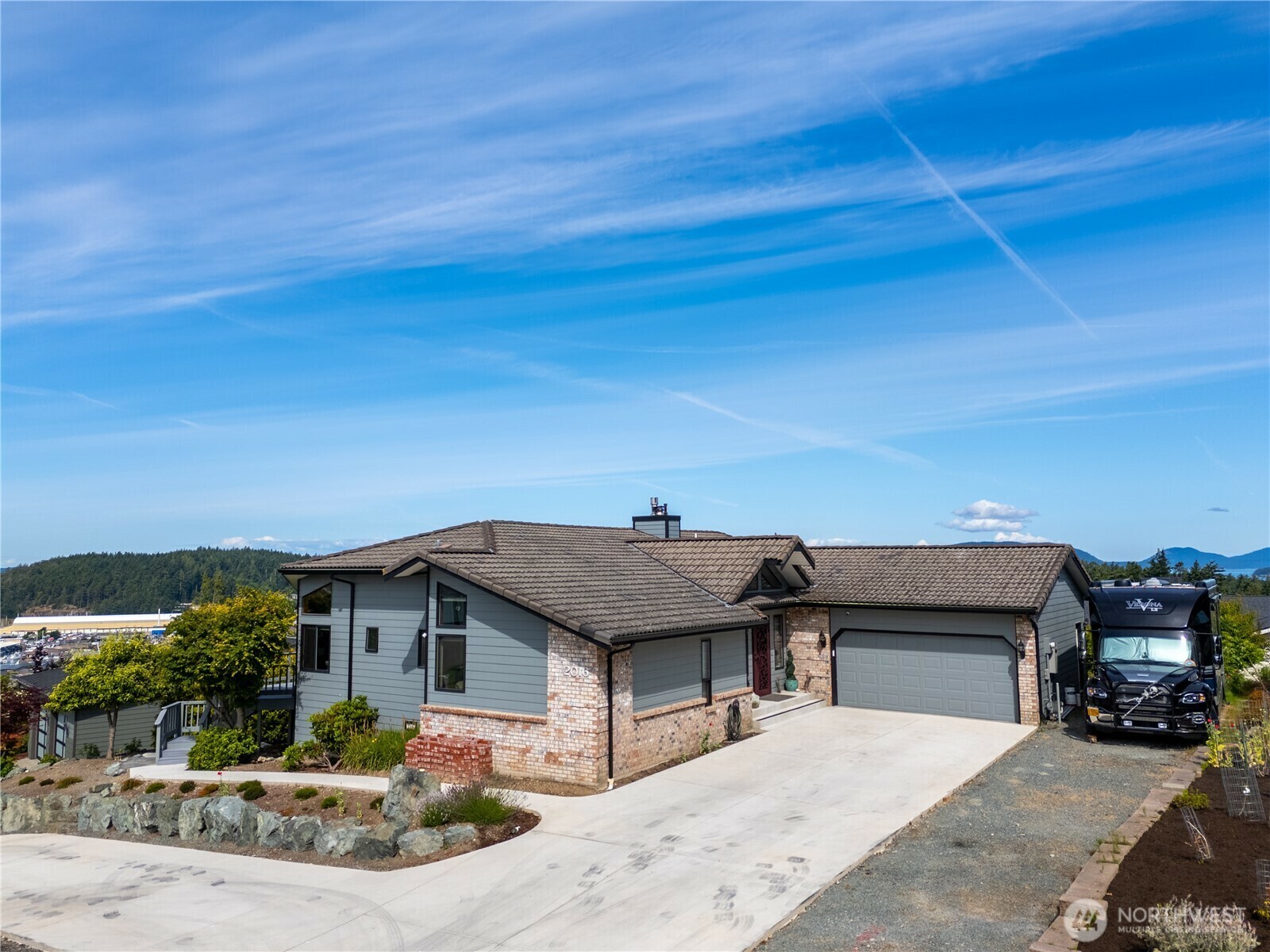 Property Photo: 2016 Piper Circle WA 98221