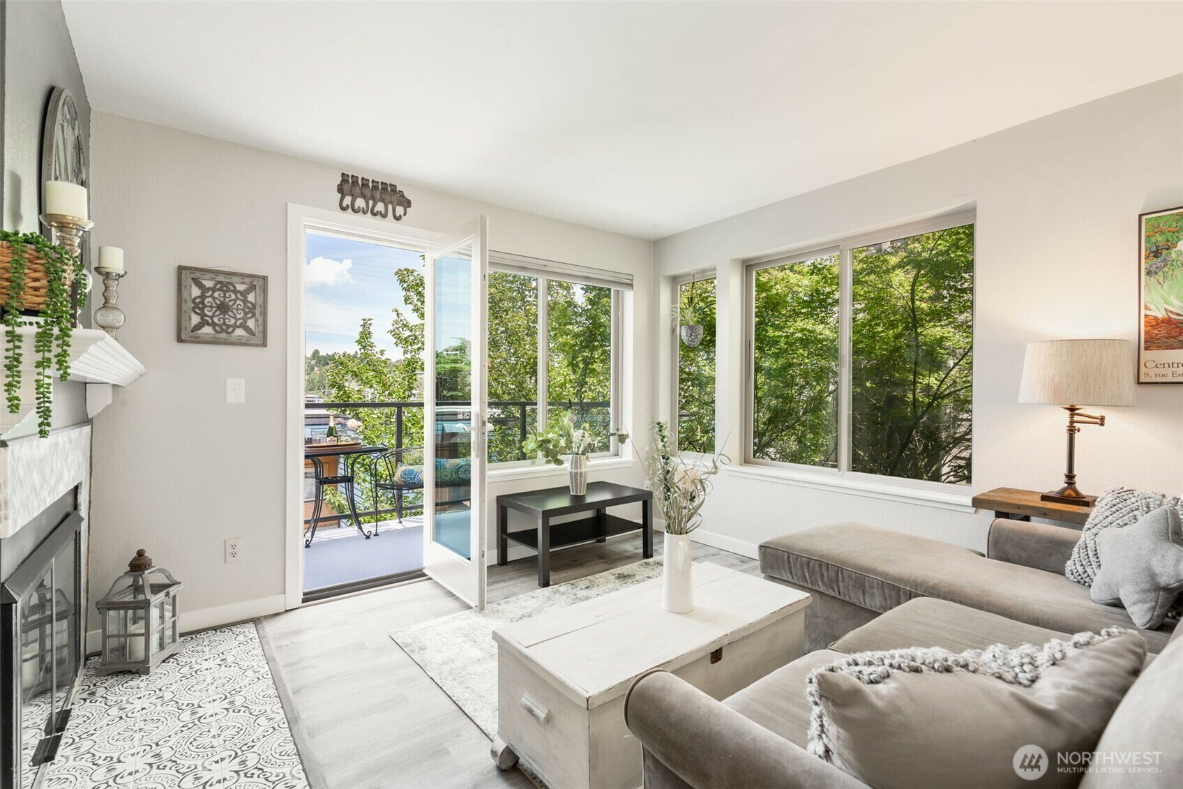 Property Photo:  29  Etruria Street B505  WA 98109 